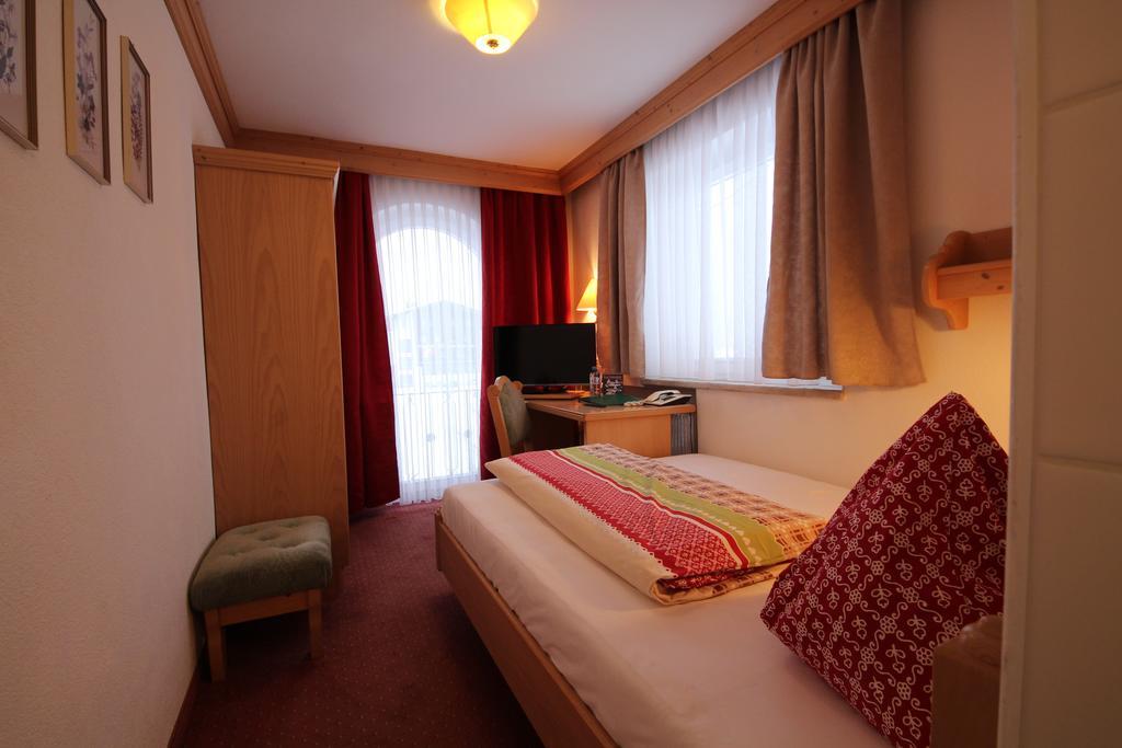 Hotel Garni Laerchenhof 레흐암 아르베르크 외부 사진