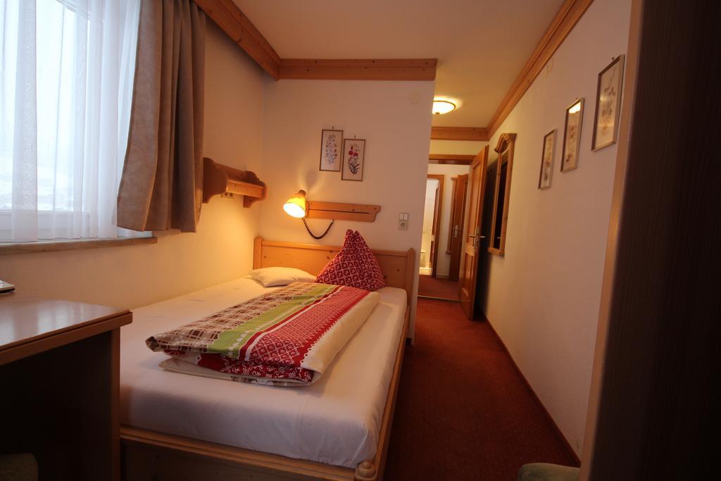 Hotel Garni Laerchenhof 레흐암 아르베르크 외부 사진