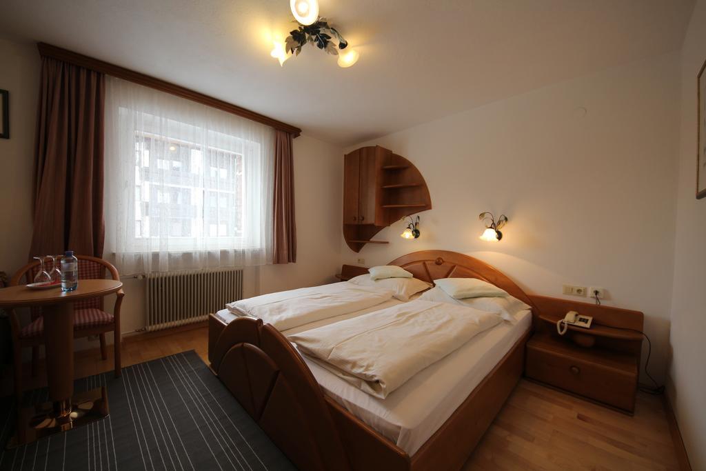 Hotel Garni Laerchenhof 레흐암 아르베르크 외부 사진