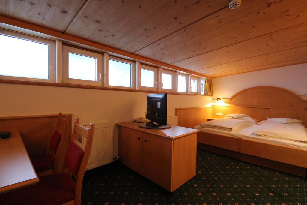 Hotel Garni Laerchenhof 레흐암 아르베르크 외부 사진