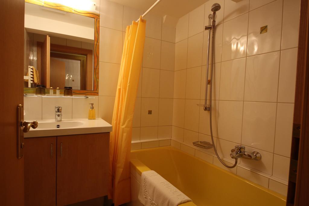 Hotel Garni Laerchenhof 레흐암 아르베르크 외부 사진