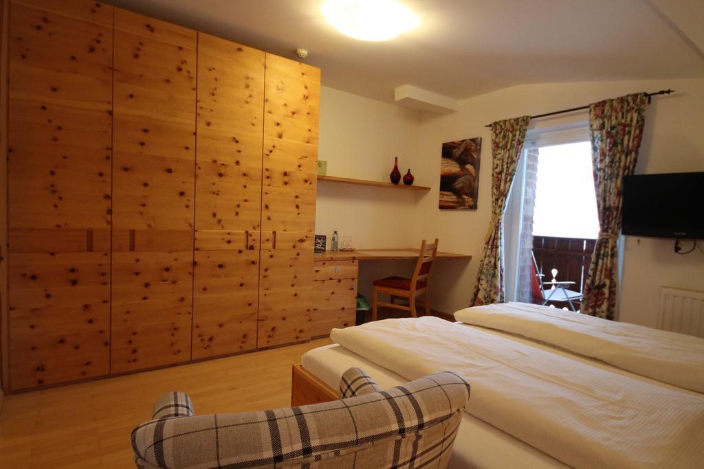 Hotel Garni Laerchenhof 레흐암 아르베르크 외부 사진