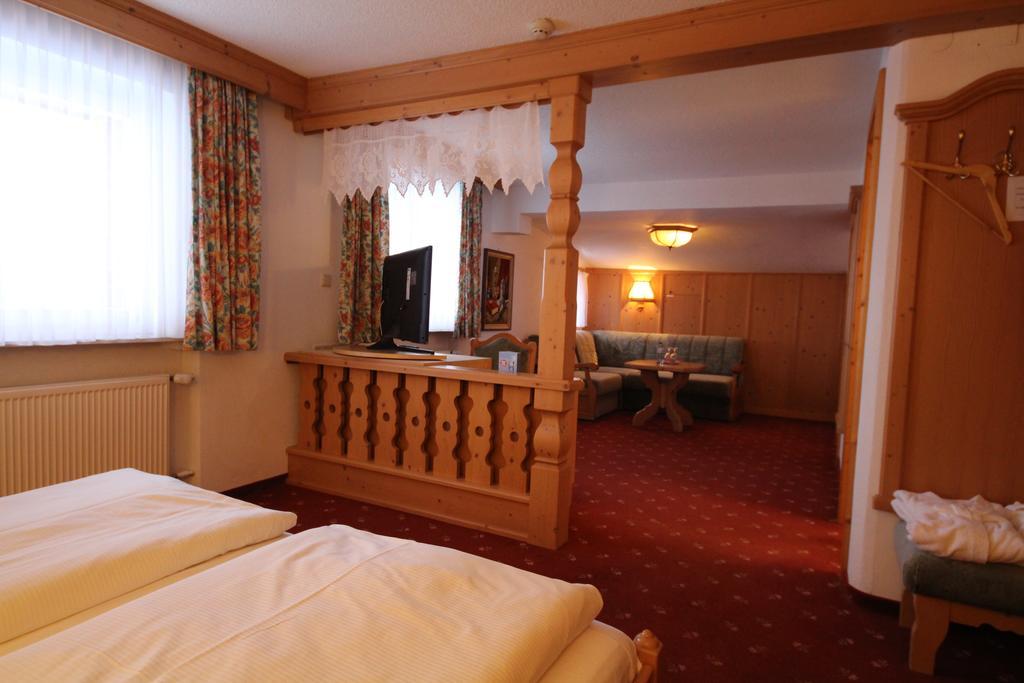 Hotel Garni Laerchenhof 레흐암 아르베르크 외부 사진