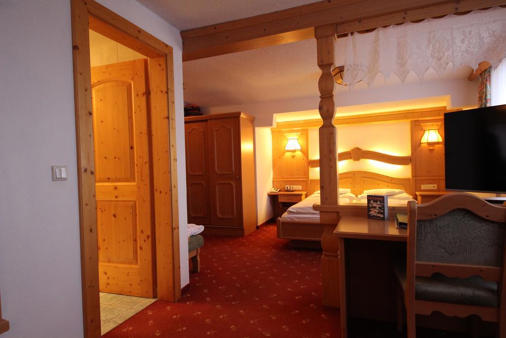 Hotel Garni Laerchenhof 레흐암 아르베르크 외부 사진