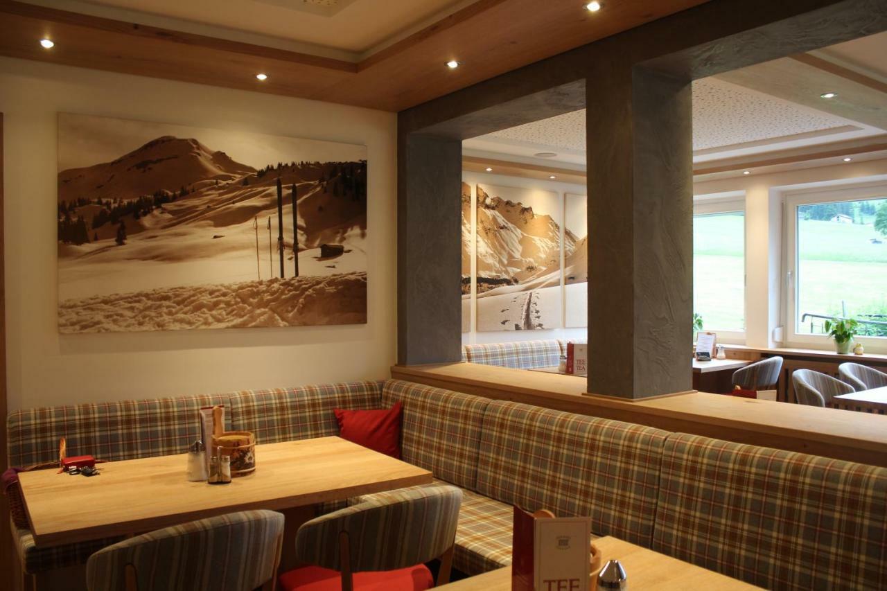 Hotel Garni Laerchenhof 레흐암 아르베르크 외부 사진